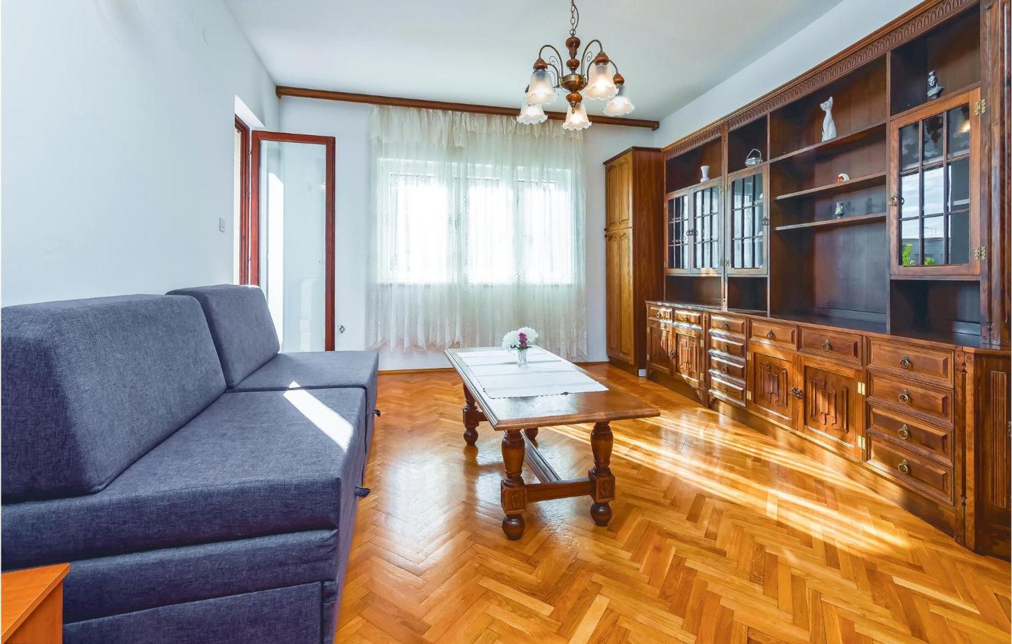 Lovely Apartment In Podstrana With Kitchen Extérieur photo