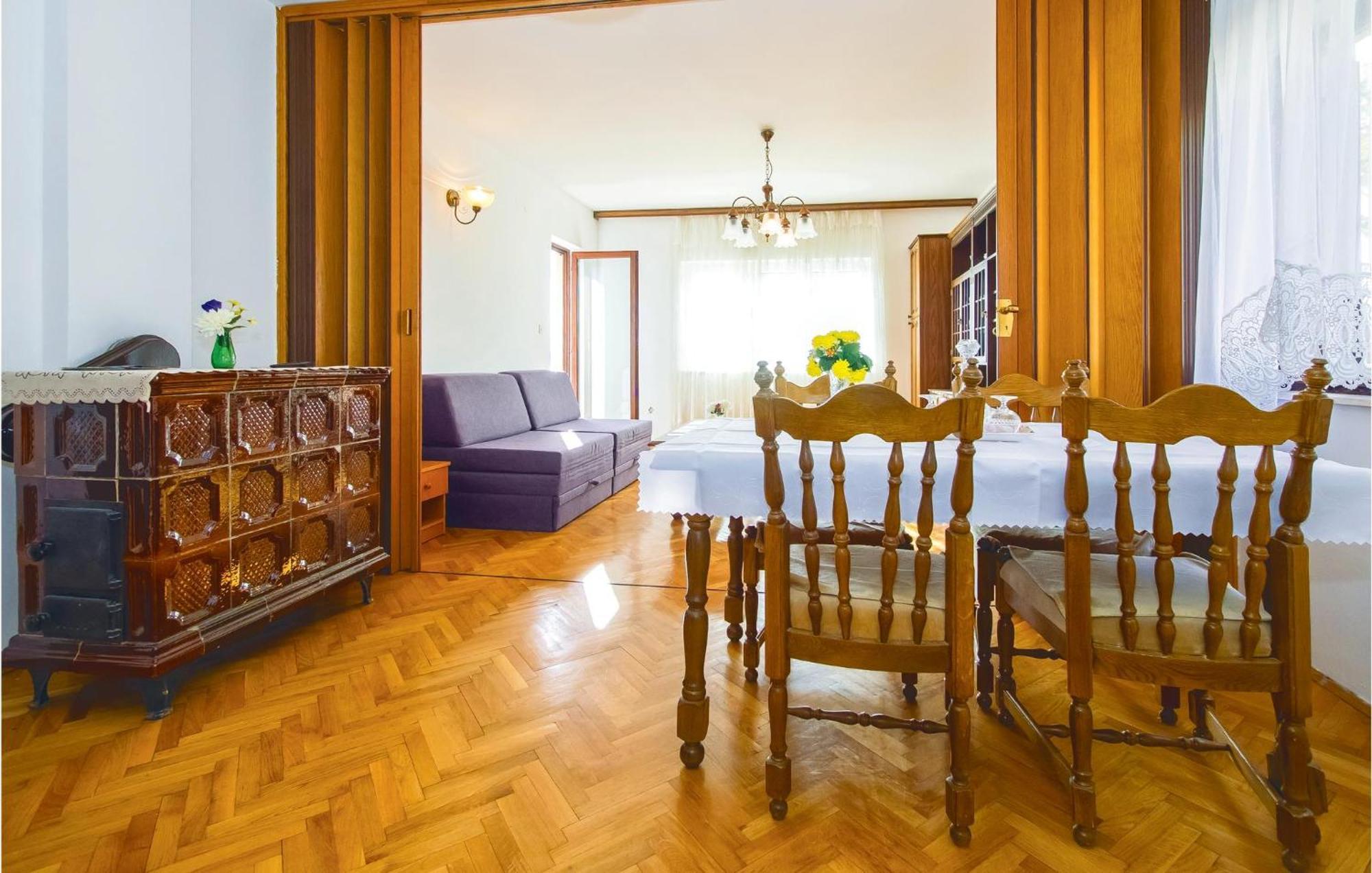 Lovely Apartment In Podstrana With Kitchen Extérieur photo